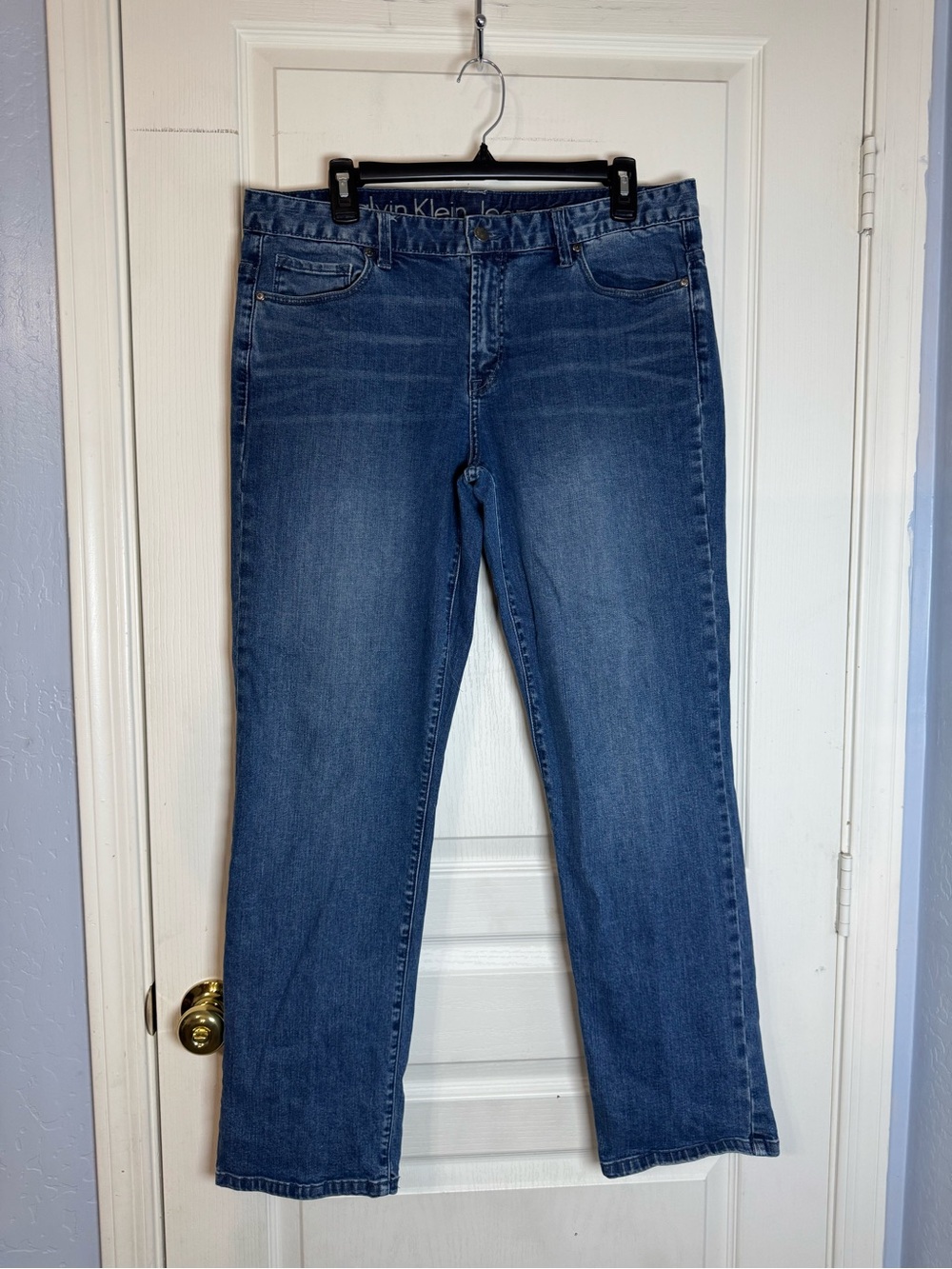 Calvin Klein Jeans Women's Straight Leg Medium Blue Denim